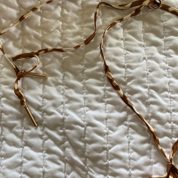 100% Silk ALEXIS halter wrap crop - Picture 2 of 4